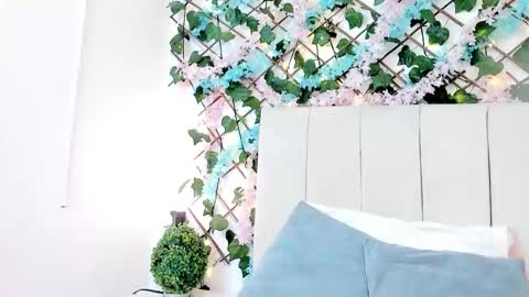 Gabrielle online show from November 12, 2025, 10:48 am