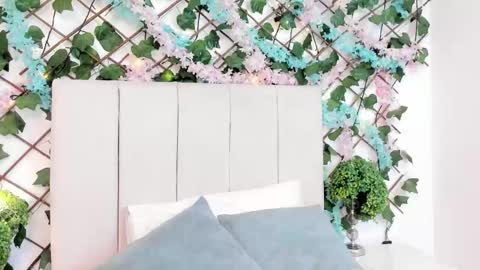 Gabrielle online show from December 1, 2025, 9:47 am