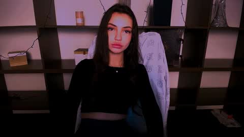 Alexia online show from December 18, 2024, 3:33 pm