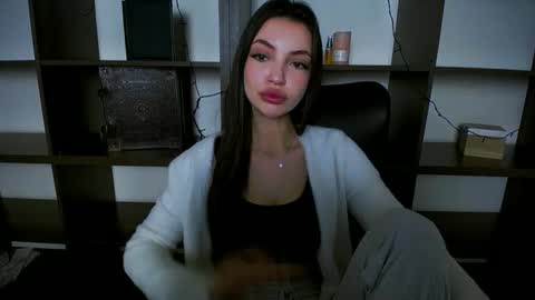 Alexia online show from January 18, 2025, 2:33 pm