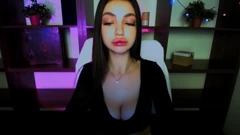 Alexia online show from March 4, 2025, 4:41 pm