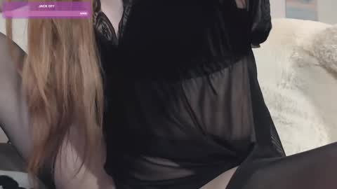 Lexie  online show from February 28, 2025, 12:20 pm