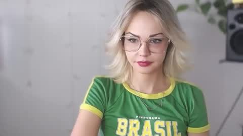 Lexie online show from January 9, 2025, 11:03 am