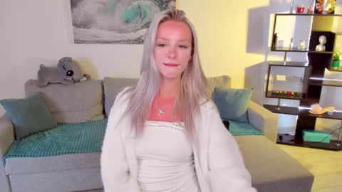lexieblonde online show from May 27, 2026, 8:55 am