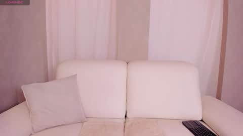 Lexie Thompson  online show from March 28, 2026, 12:16 pm