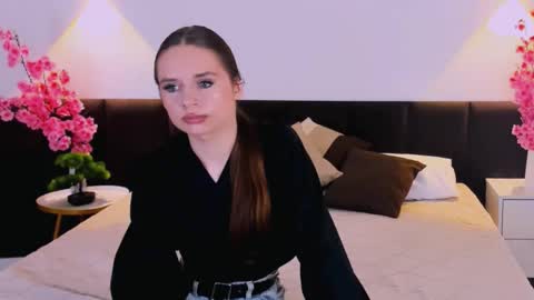 lexirayne online show from October 24, 2025, 2:35 pm