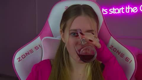 Lexi online show from November 22, 2025, 6:18 pm