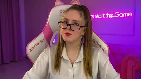Snapshot of lexireadway chatting on May 16, 2026, 7:01 pm Lexi online show from May 16, 2026, 7:01 pm
