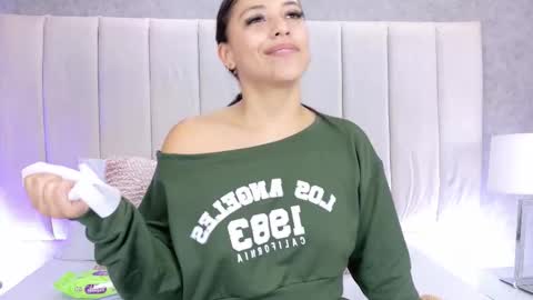 lexxi_gb online show from October 14, 2025, 4:02 am