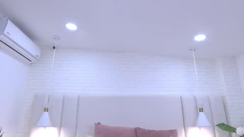 lexxi_gb online show from November 19, 2025, 3:50 am