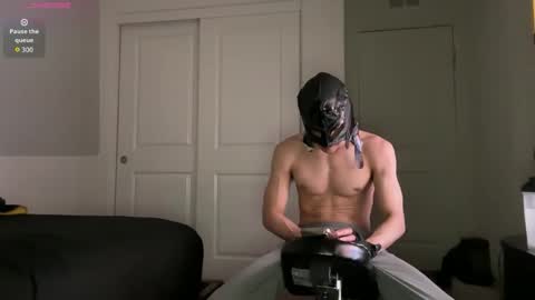 Snapshot of lexxxcazzo chatting on October 16, 2025, 6:58 am Dromaeosaurex online show from October 16, 2025, 6:58 am