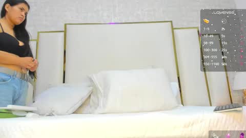 lexy and mia online show from September 14, 2025, 2:54 am