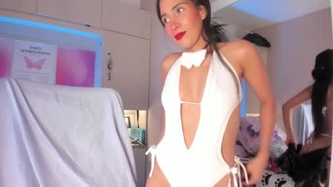 L I A  online show from February 17, 2026, 4:09 am