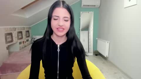 lexyswett online show from December 2, 2024, 6:32 pm
