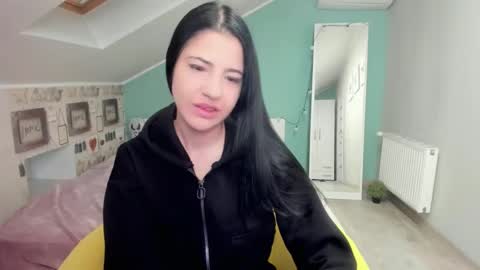 lexyswett online show from December 8, 2024, 1:03 pm
