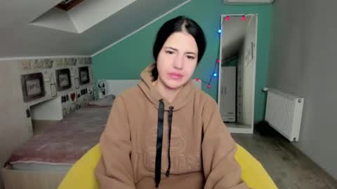 lexyswett online show from December 12, 2024, 8:43 pm
