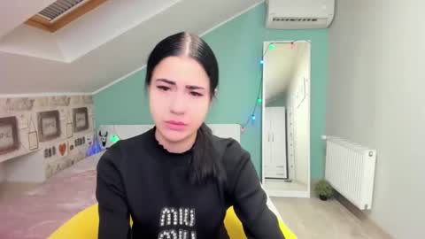 lexyswett online show from December 23, 2024, 2:39 pm