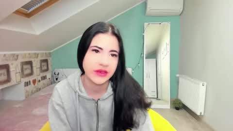 lexyswett online show from December 24, 2024, 6:44 am