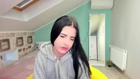 lexyswett online show from December 24, 2024, 10:11 am