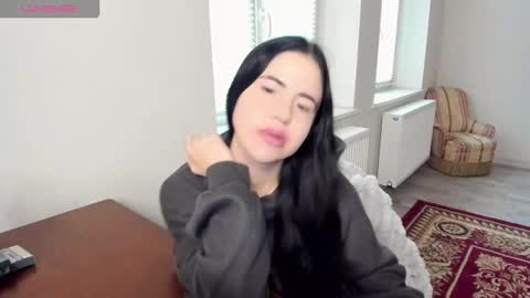 lexyswett online show from December 1, 2025, 9:14 am