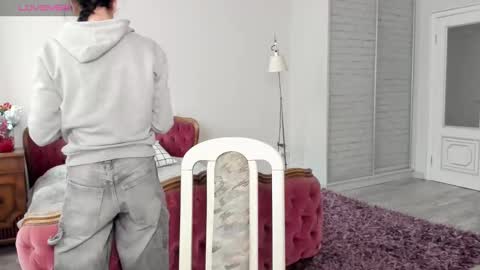 lexyswett online show from December 20, 2025, 7:48 am