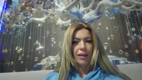 Snapshot of leyafoster chatting on December 23, 2024, 1:40 am Leya online show from December 23, 2024, 1:40 am