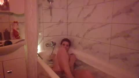 Snapshot of leyafoster chatting on January 23, 2025, 8:45 pm Leya online show from January 23, 2025, 8:45 pm