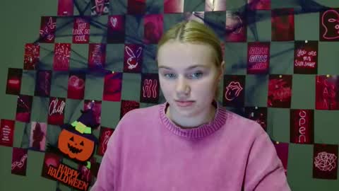 Leyla online show from October 4, 2025, 5:11 pm