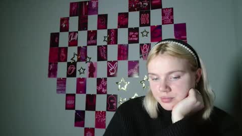 Leyla online show from November 6, 2025, 7:09 am