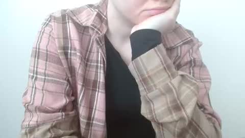 Leyla online show from April 17, 2026, 7:00 am