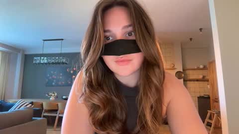 Leyla online show from September 21, 2025, 10:06 am