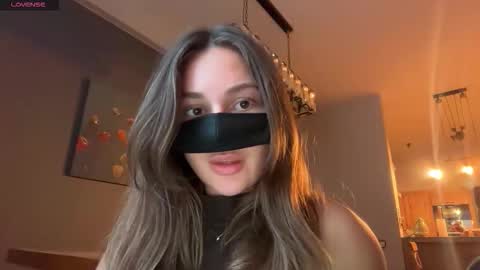 Leyla online show from September 30, 2025, 2:11 pm