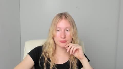 Leyla online show from September 17, 2025, 5:20 am