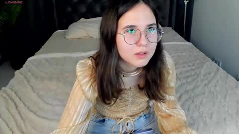 leylamirage online show from March 12, 2026, 12:22 pm