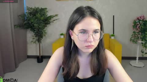 leylamirage online show from March 31, 2026, 12:16 pm