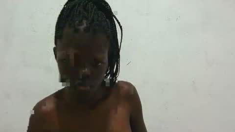 laylani69 online show from May 18, 2026, 6:47 pm