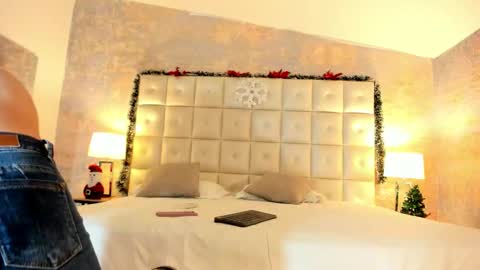 LEZY online show from December 20, 2025, 7:54 pm