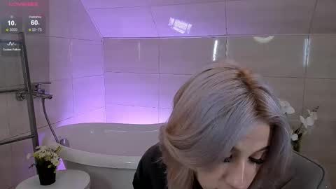 Snapshot of lezy_liza chatting on September 26, 2025, 3:54 am Lisa online show from September 26, 2025, 3:54 am