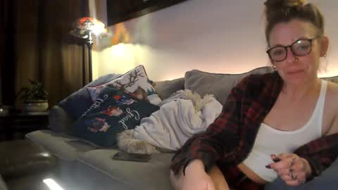 Hornystonerchick online show from December 6, 2024, 4:47 am