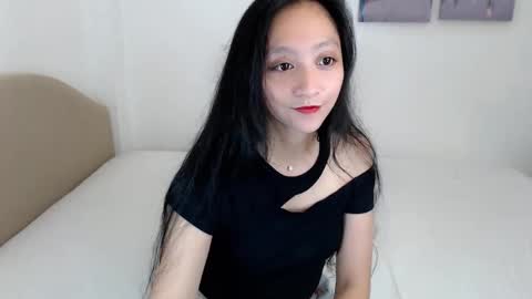 Snapshot of lhalyn060624 chatting on October 3, 2025, 10:45 am Lyn online show from October 3, 2025, 10:45 am