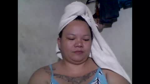 lhiannash33 online show from September 18, 2025, 7:10 am