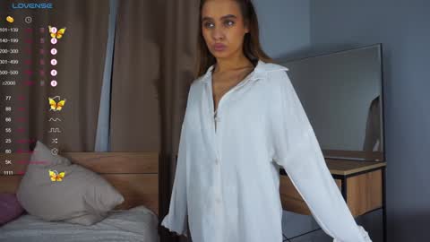 Hey Im Alexa  tg online show from January 21, 2025, 1:54 pm