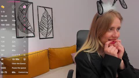 Lia online show from April 30, 2026, 3:13 am