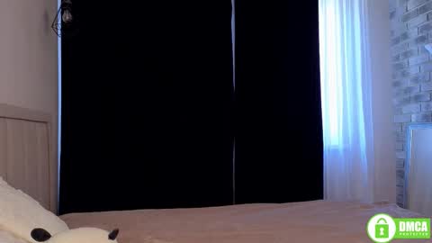 Lia  online show from October 1, 2025, 1:28 pm