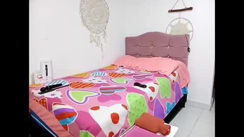 Lia online show from April 15, 2026, 4:30 am