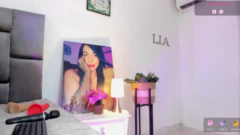 Lia Jhonson online show from June 3, 2026, 2:33 pm