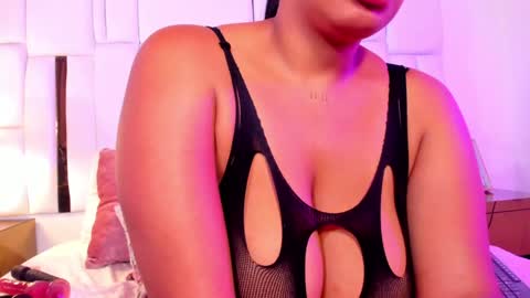 lia_mariana online show from December 18, 2024, 6:25 pm