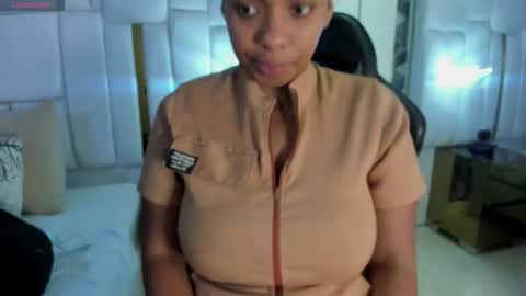 lia_mariana online show from February 3, 2026, 4:10 am