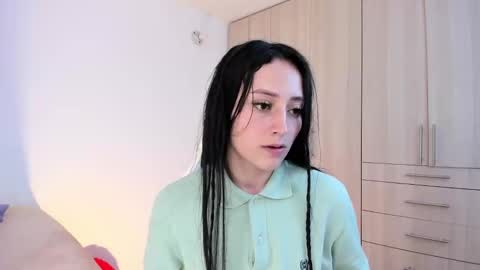 Snapshot of lia_queen610 chatting on December 20, 2024, 11:37 pm Little Queen Lia online show from December 20, 2024, 11:37 pm