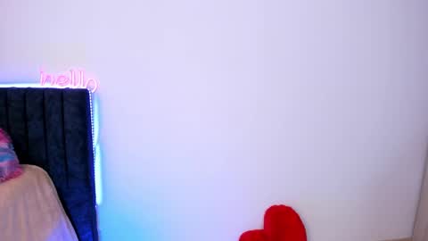 Snapshot of lia_queen610 chatting on December 29, 2024, 10:14 pm Little Queen Lia online show from December 29, 2024, 10:14 pm